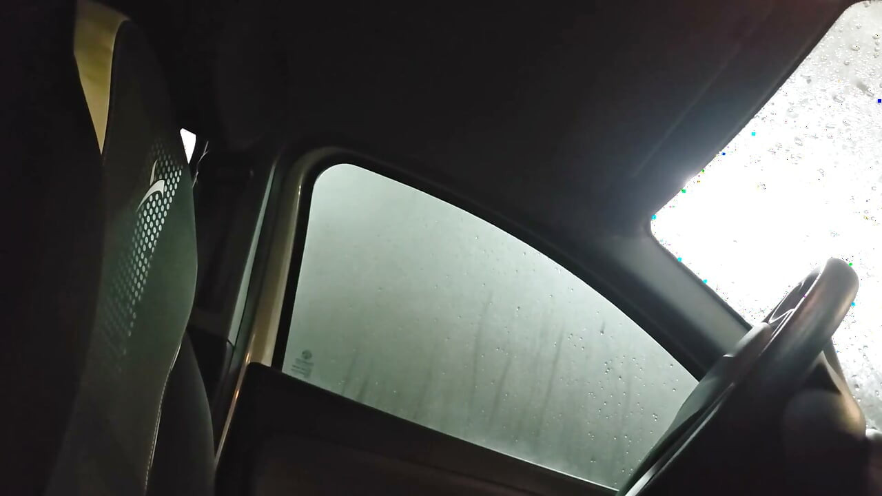 Cumartesi gecesi araba yıkama suds, derin vakumlama ve açık havada gece titreşimleri