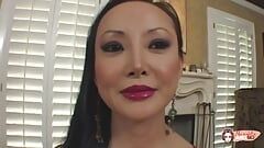 Hipnotizante asiática milf Ange Venus folla estilo vaquera para sus mejores reacciones orgásmicas