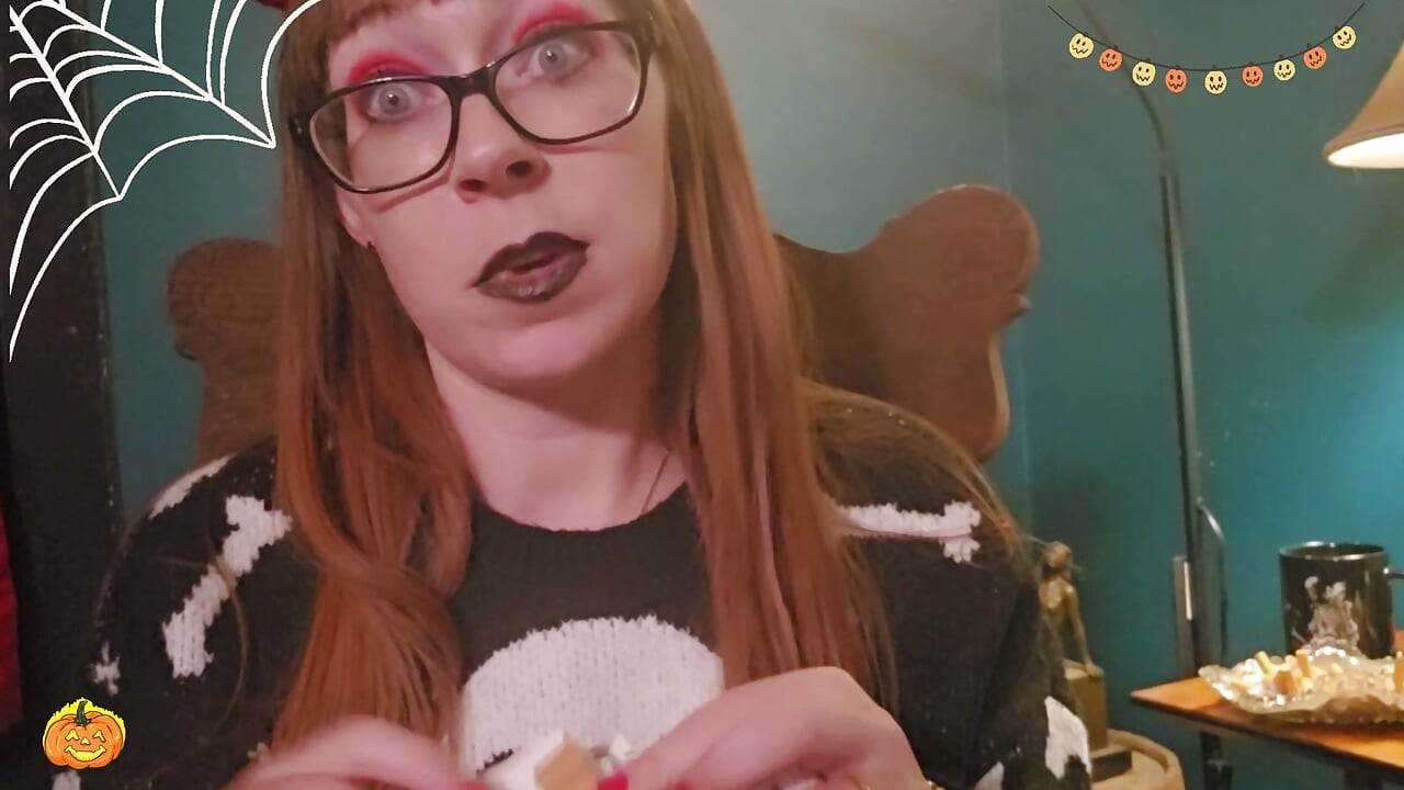 Vă urez un Halloween fericit în timp ce fumez într-un pulover