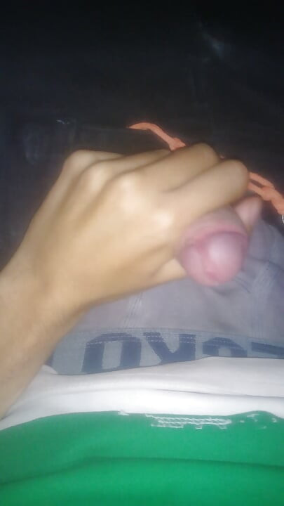 Pamerin petinjuku sambil pamer kontolku