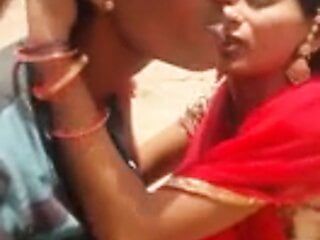 Rajasthani Bhabhi seks in de buitenlucht, Marwadi tante buitenshuis