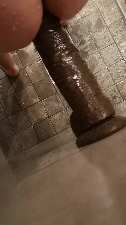 Big dildo anal
