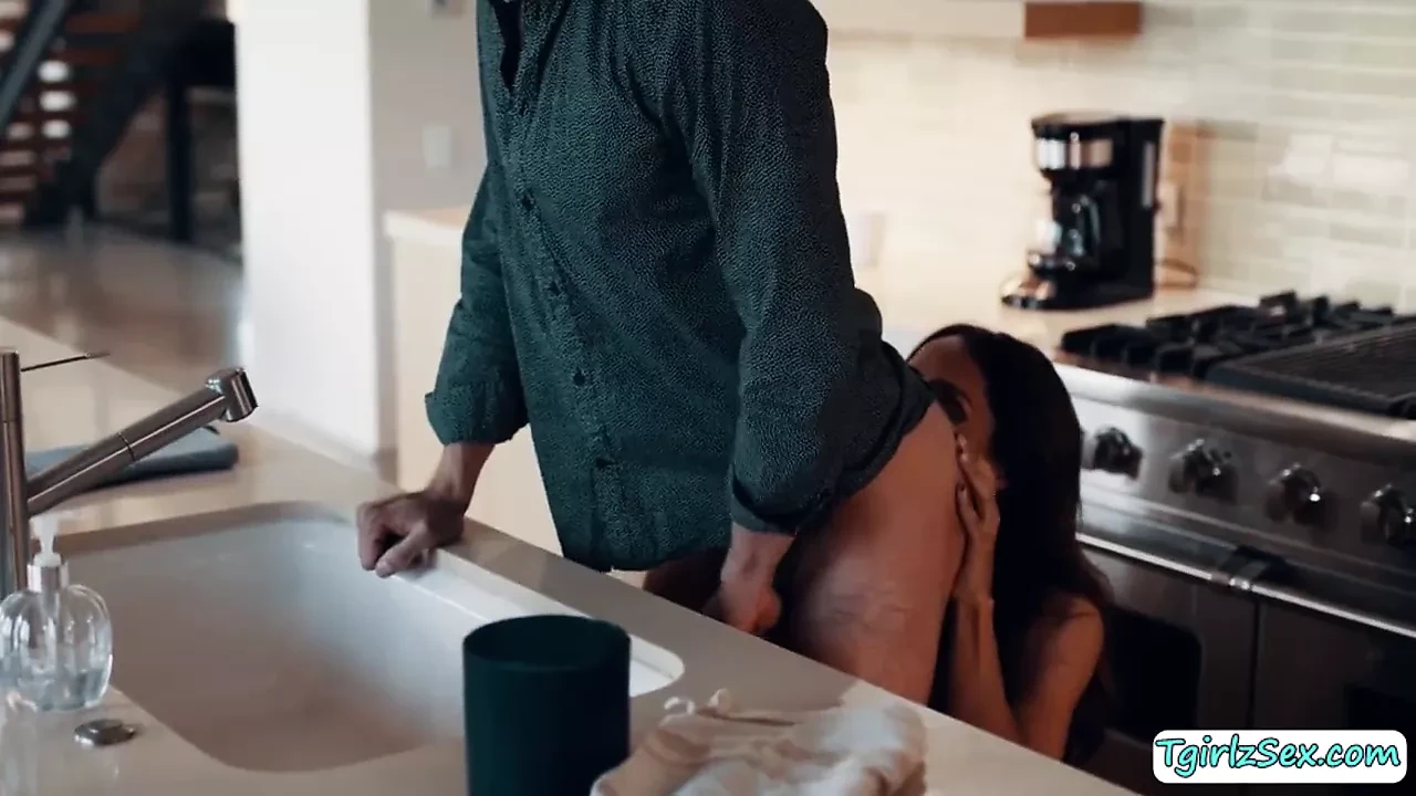 Stepson Lets his Ts Stepmom Fuck his Ass