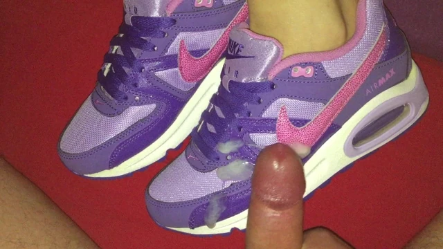 Nike Air Max Command Shoejob