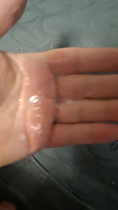 Got dildo in my ass and come and swallow my cream