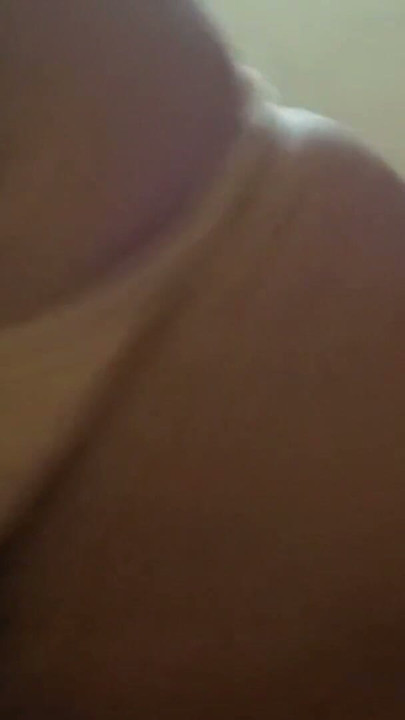 Garoto da madrasta - pervertida milf Reagan Foxx cuida extra de seu enteado ferido | Clipe 1