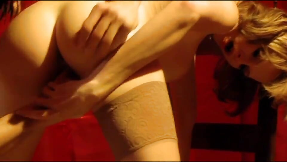 Seksi toket besar threesome bersetubuh