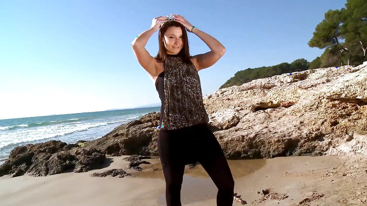 Melyne Leona a MILF gets her pussy stuffed on the beach