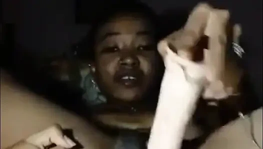 Сексуальная черная GASY развлекается с большим членом