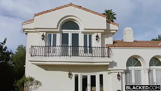 Dihitamkan itu sebabnya Anda tidak pernah meninggalkan pacar Anda sendirian terlalu lama