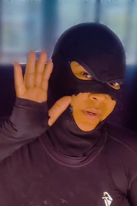 Epic Masked Colombiana Throat Drainer