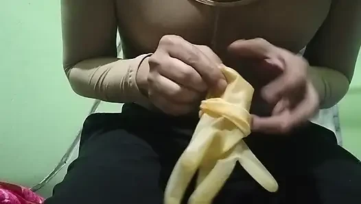 İki prezervatif takarak mastürbasyon ve sperm boşalması