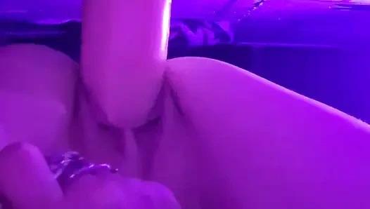 13 inçlik dildoma biniyorum