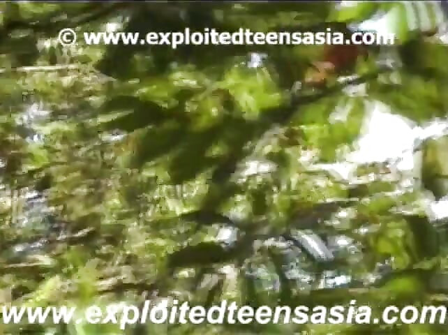 Exclusivo vietnamita amateur Neui, escena completa de follada en la jungla por una polla de 10 pulgadas