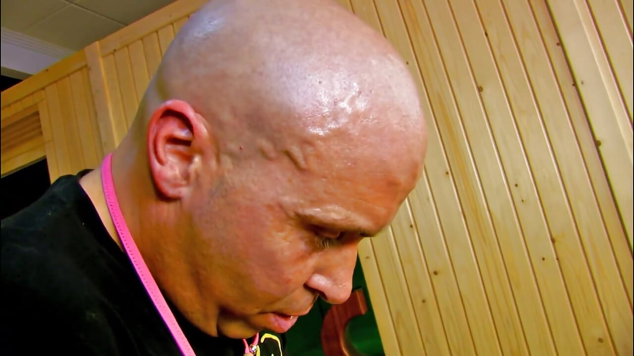 Sexy babe bawls in pleasure as a huge cock drills her ass to a mouth cumshot