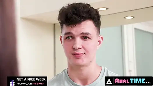 ANALTIME.XXX - das perfekte mädchen sophia burns bekommt von dem teenager, das sie babysittet