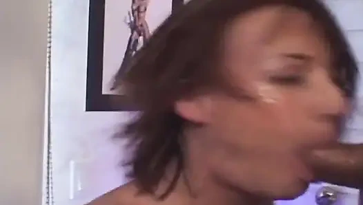 Sevimli 21 yaşındaki Fransız genç kızın yüzünü sikiyor