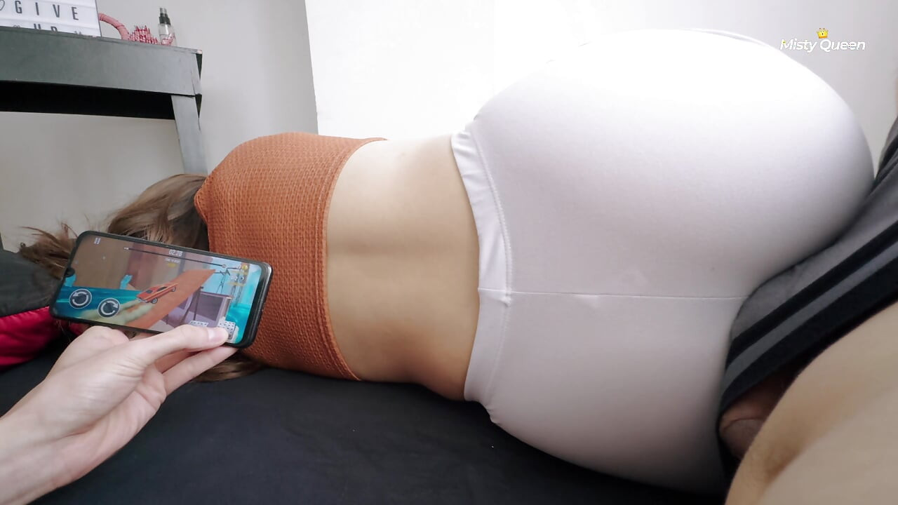I Had a Huge Boner When My Stepdaughter Accidentally Rubbed Her Ass On My Groin