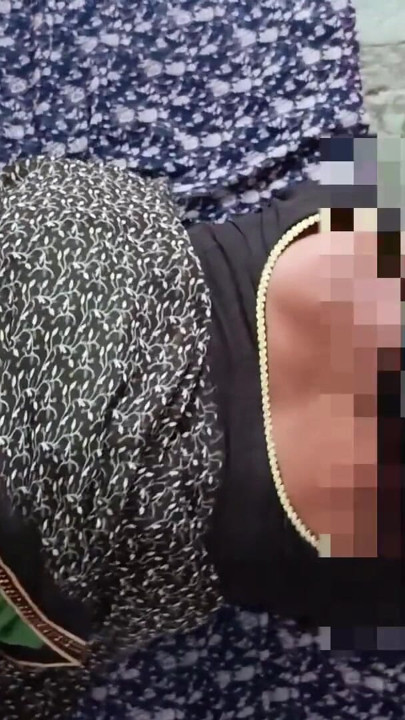 Chudakkad bahu ki gand Mari Bahu ki Gand mein Pani dal Diya sasur ne najayaj sambandh sasur se aur Bahu k | Clip 1