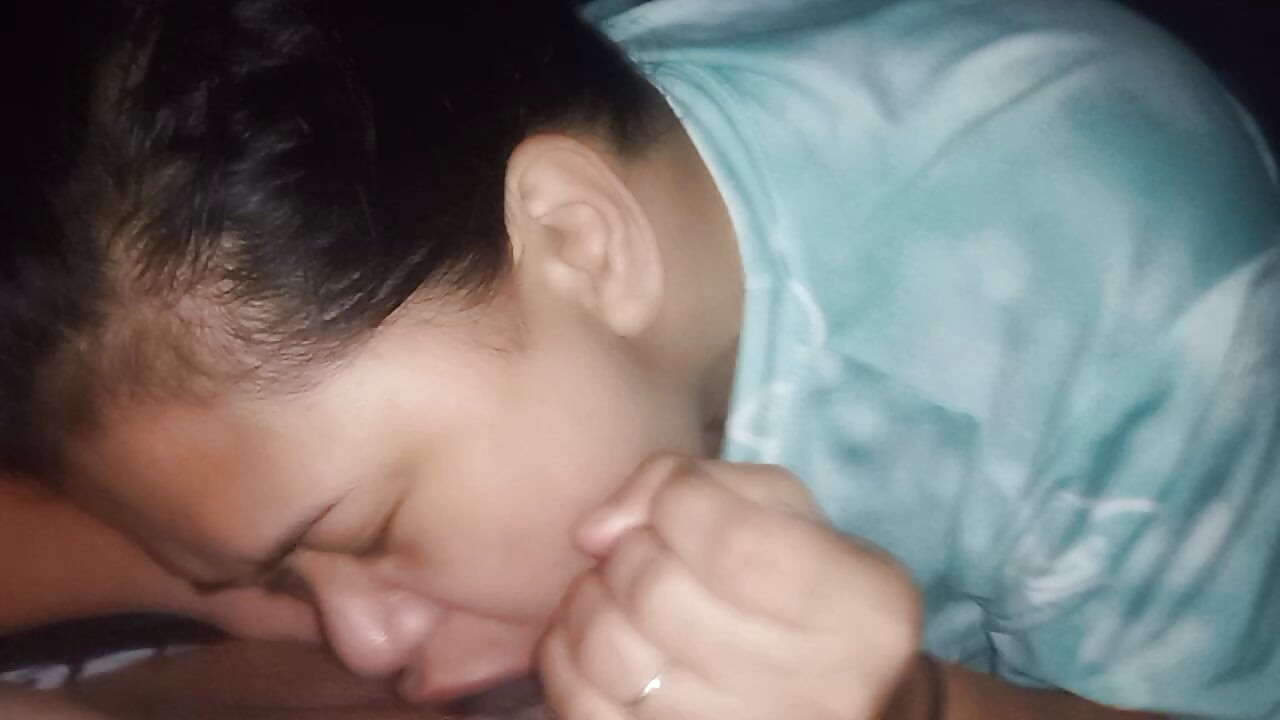 My pinay friend suck my dick until i cum in her mouth