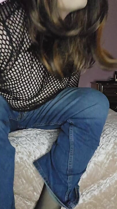 Vaping while showing off my nylon feet