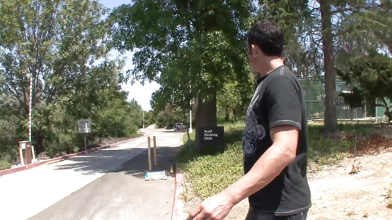 Gorgeous juicy camel toe of youngster expects wide open for big penis penetrate it