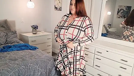 Eski öğrenci öğretmenini külotlu çorap transına sokuyor