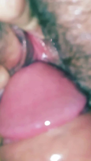 I love the way she pisses