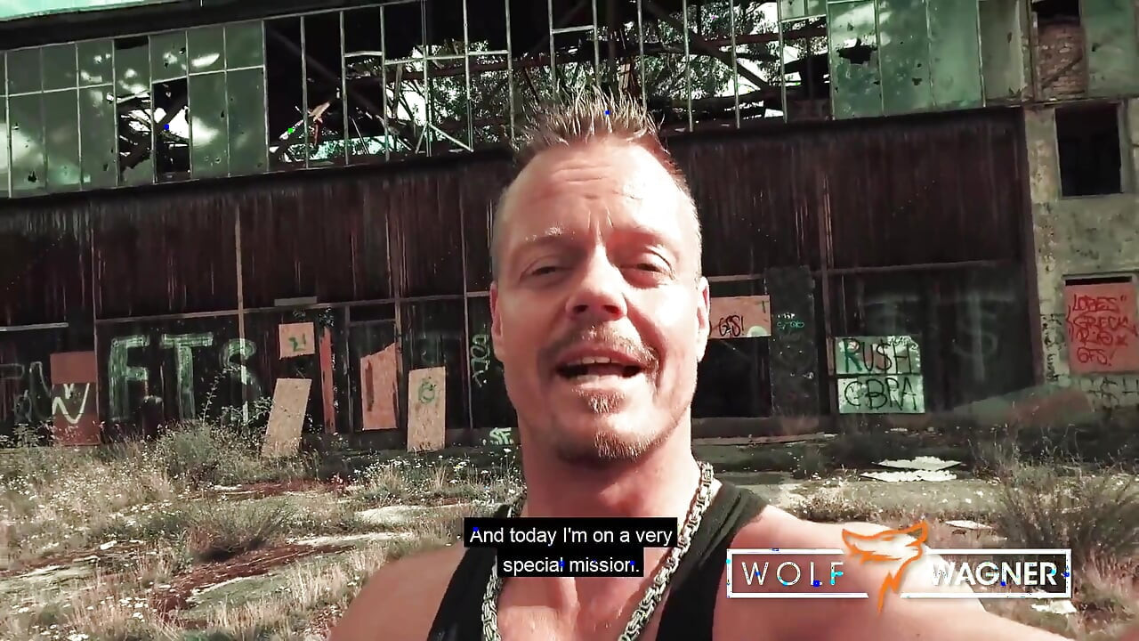 Die deutsche emo Doreen genoss draußen in Berlin einen heißen fick! Wolfwagner
