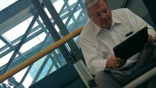 Nonno in aeroporto 2