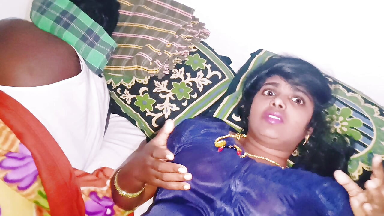 Vacker Bhabi otrogen man knullar Husbend's Small Brother Big Dick. Indisk otrogen sex telugu smutsiga samtal.