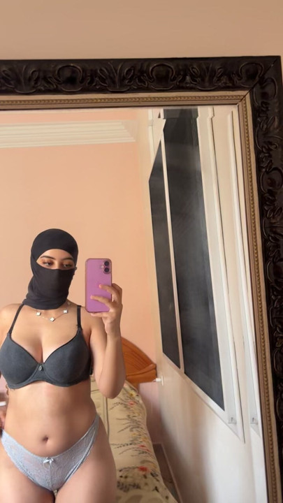 Arab Hijabi Amateur Sliding Her Fingers Slowly Over Her Pussy Until She Cums Hard Alone