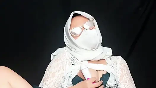 Seksi videolar birçok kez fışkırtarak fışkırtıyor