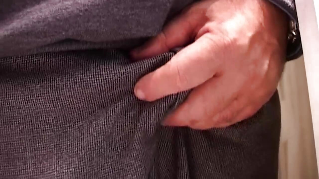 Mature Brunette's Dripping Rosebud Stretched Wide in Hardcore Fingering