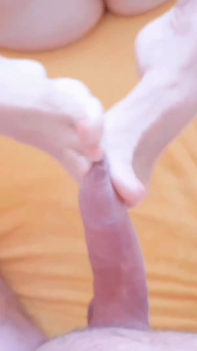 Selena's Feet Posing,worship and Sex