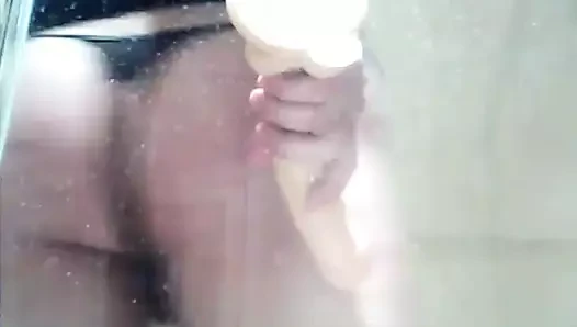 Korkak cd büyük yapay penis duş sikme
