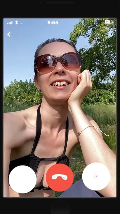 Отличное чувство! Она смотрит, как я дую по видеосвязи!