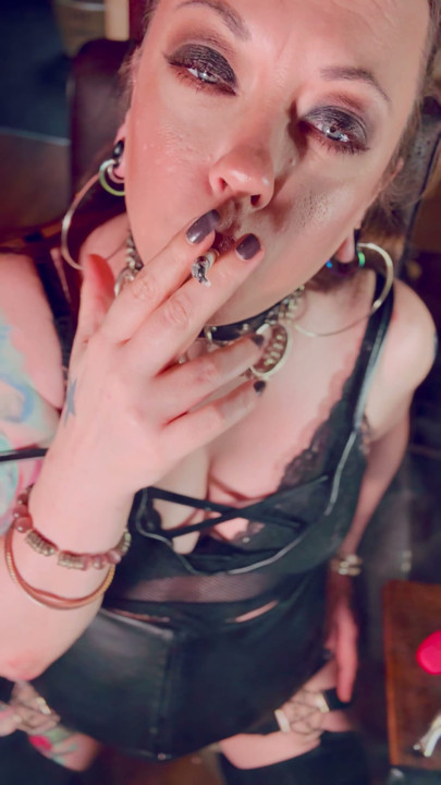 Who Loves Drifting Smoke & Snap Inhales? Cause This Goth Loves To Do Them For You! Smoking BBW | Clip 1