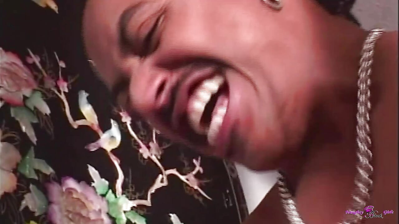 Monica sweetheart si cewek hot dengan memek aduhai lagi asik dientot habis-habisan sama kontol besar sampai matanya menganga lebar