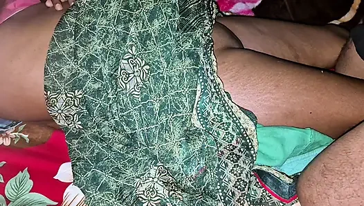 Hintli desi kadınlar ve azgın kocasıyla tek gecelik ilişki