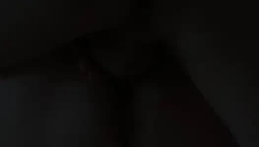 Aku lagi asik fisting memekku sampai muncrat - close up