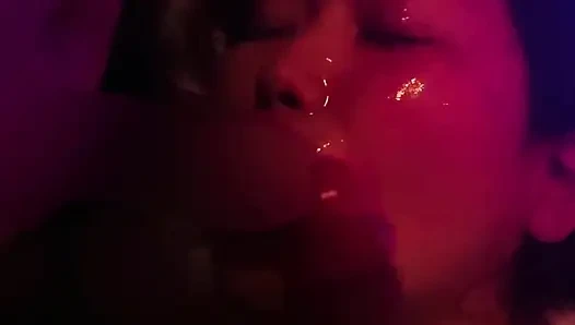 Einer verheirateten frau beim masturbieren helfen