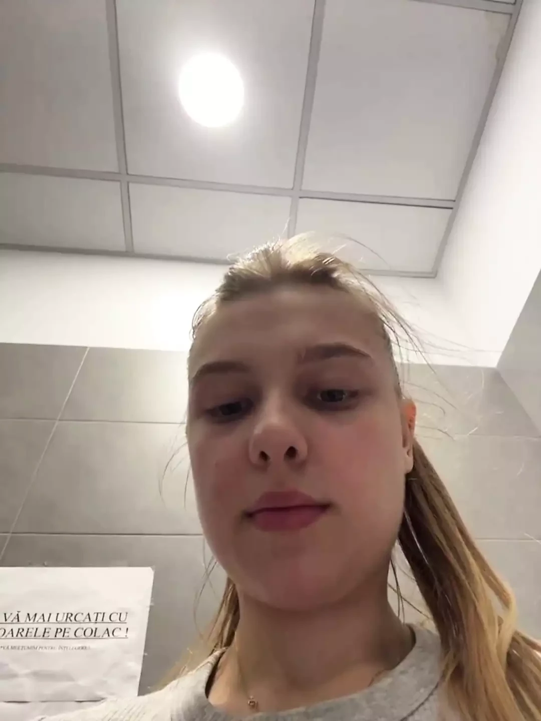 Public fucking close up in the mall