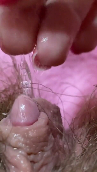 HUGE ORGASM HAIRY PUSSY BIG CLIT AMATEUR | Кліп 2