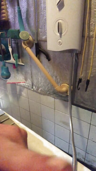 Naked deep cleaning, tea spilling preparation