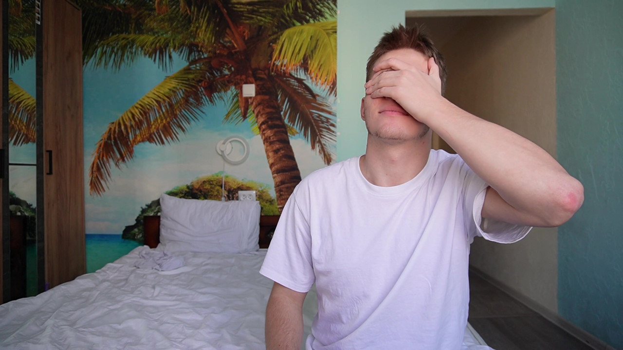 流行的在线游戏在视频博客期间变成继兄弟和继妹之间的性爱