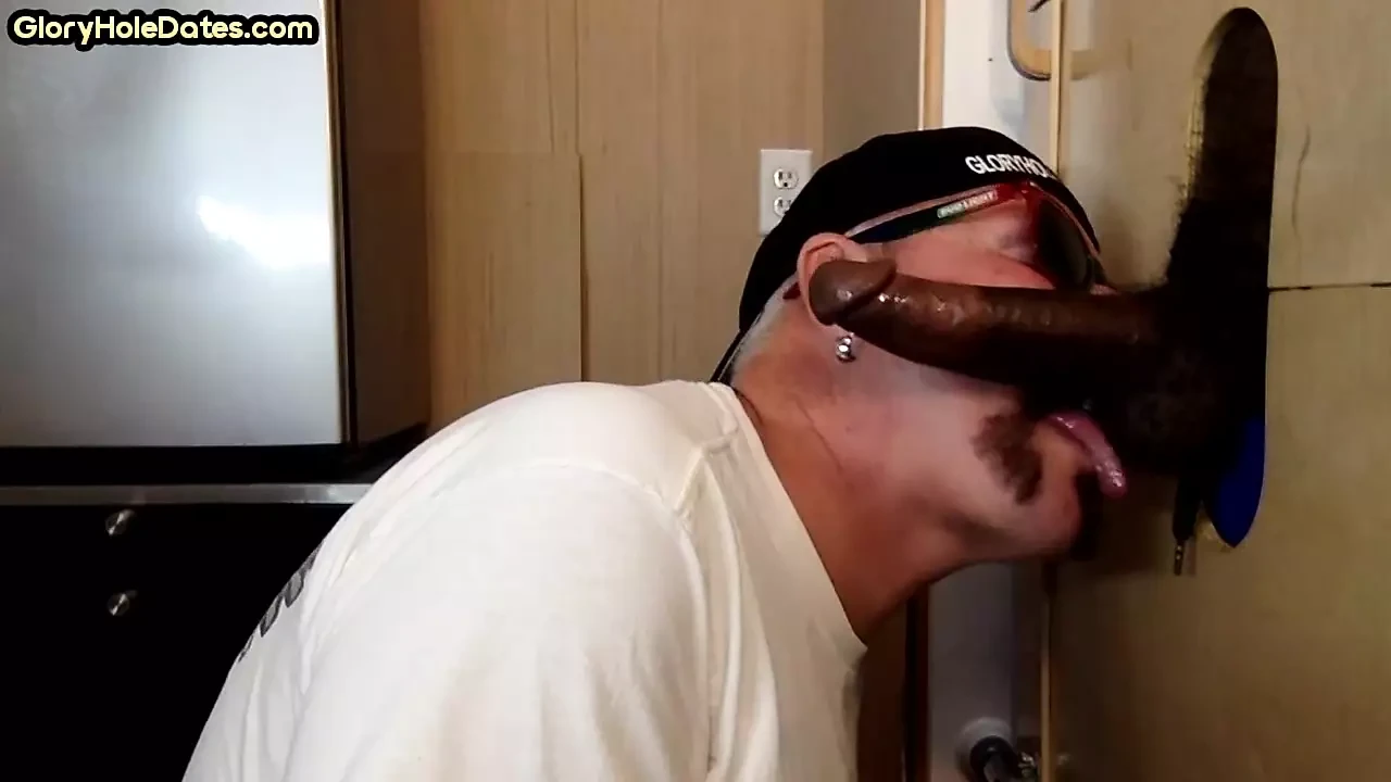 하드코어 자지 b4 애널 섹스를 즐기는 Gloryhole gay