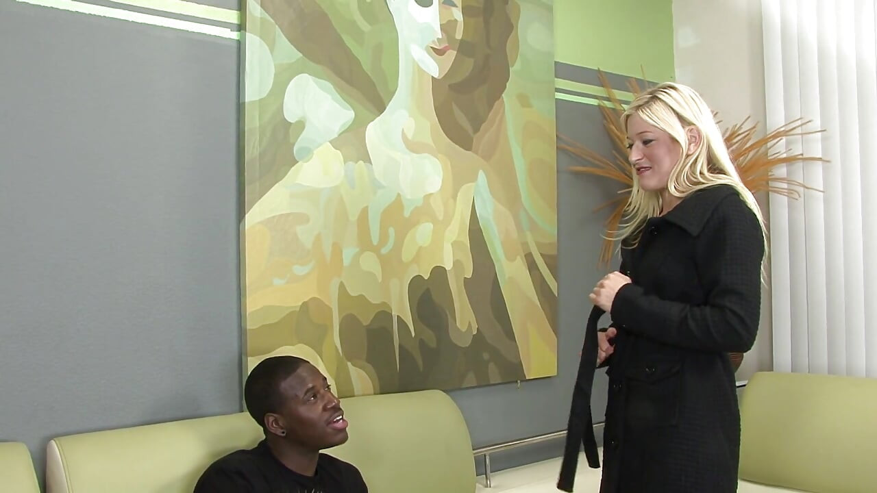 Blonde slut seduces young black stud to fuck her at home