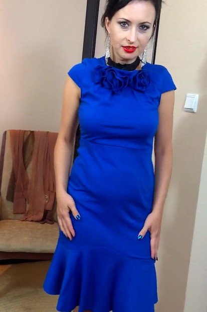 Petang nakal dalam pakaian biru