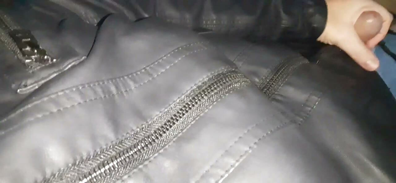 Solo edging on new leather